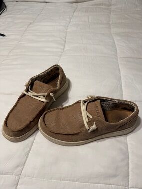Ariat Hilo Women’s Brown Slip-On Boat Shoes with Cream Laces
